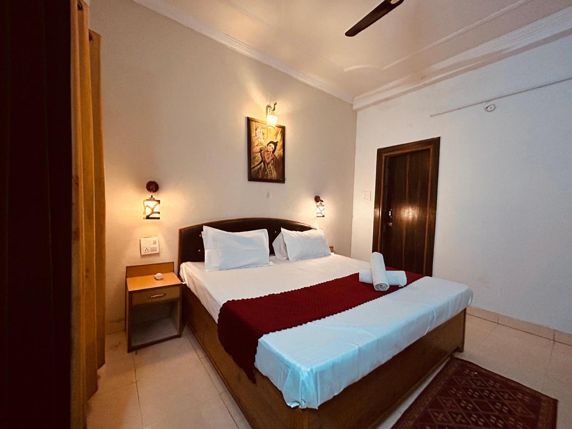 Hotel Royal Respite - Luxury Comfort ! Travellers Delight ! Budget Friendly ! Prime Location ! Guest Favourite Rishikesh