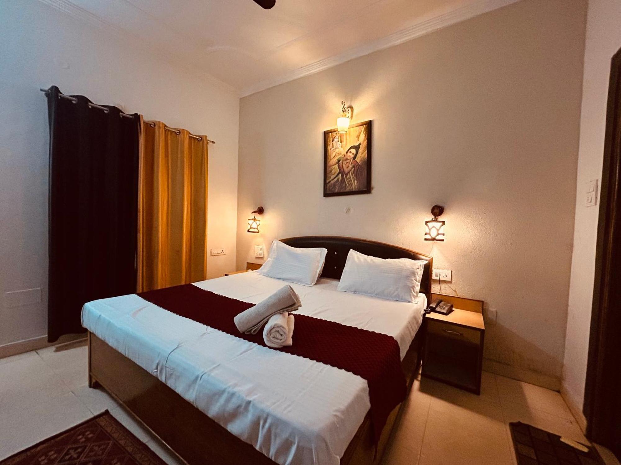 Royal Respite - Luxury Comfort ! Travellers Delight ! Budget Friendly ! Prime Location ! Guest Favourite Rishikesh