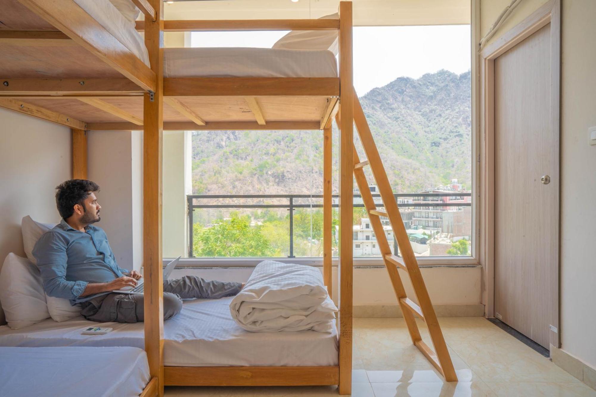 Perfectstayz Alpine Near Laxman Jhula