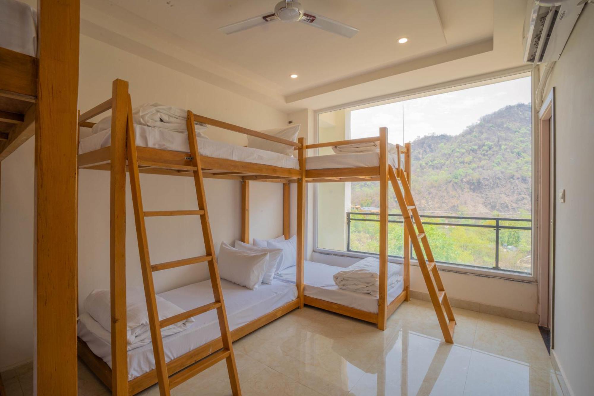 Perfectstayz Alpine Near Laxman Jhula Hotel 3*