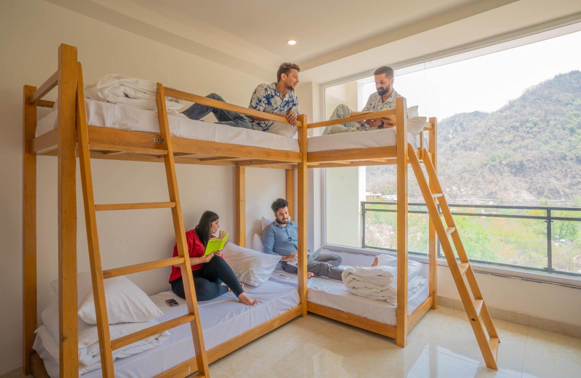 Perfectstayz Alpine Near Laxman Jhula Rishikesh