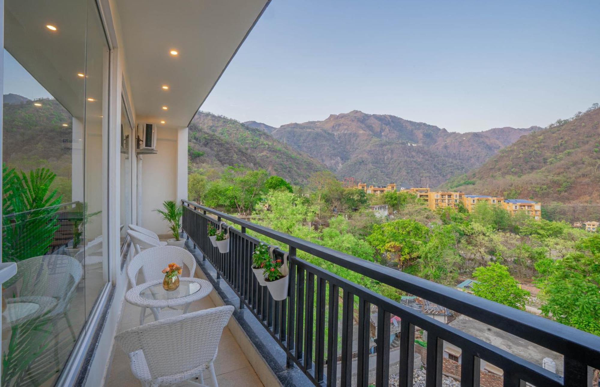 Perfectstayz Alpine Near Laxman Jhula