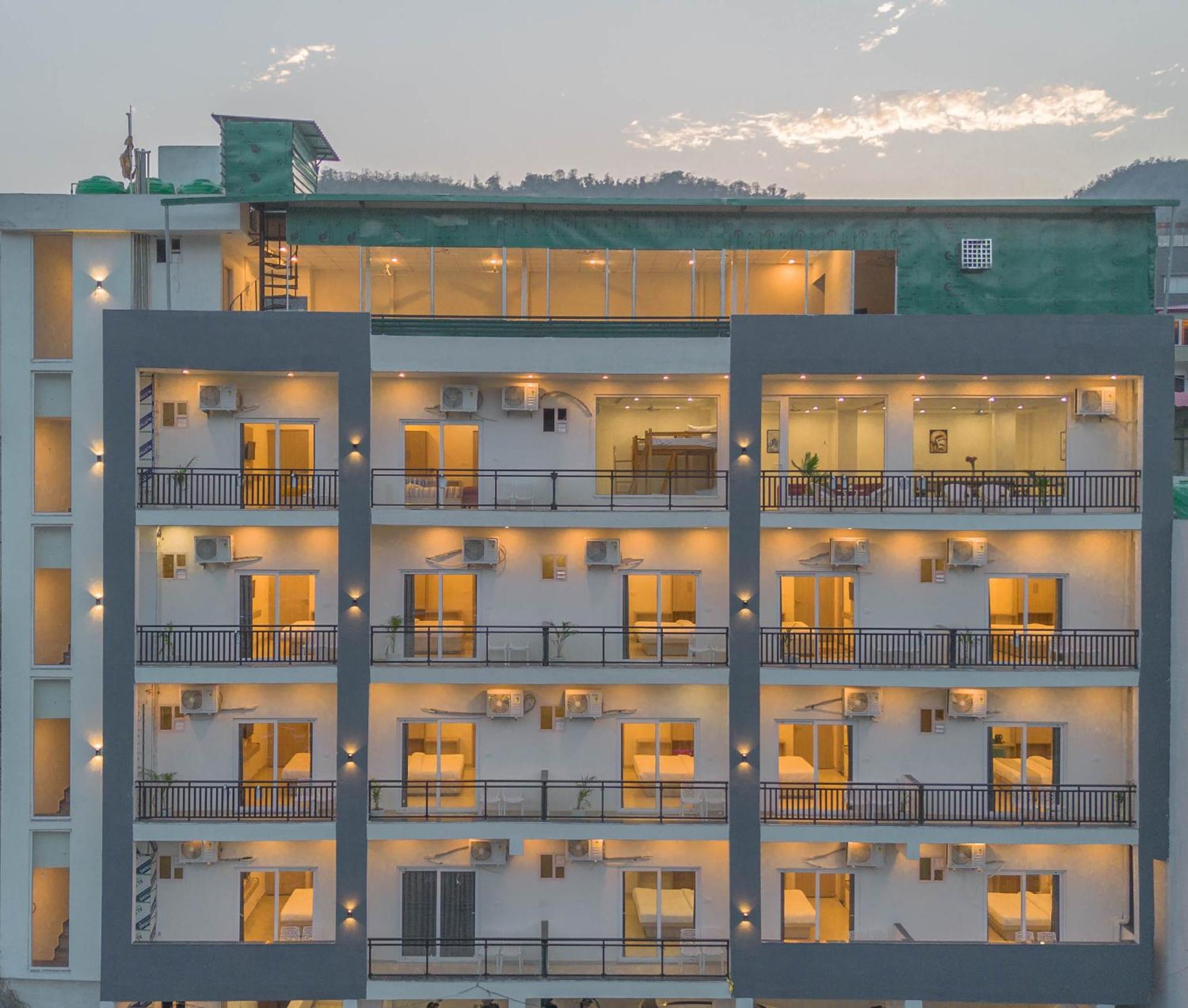 Hotel Perfectstayz Alpine Near Laxman Jhula