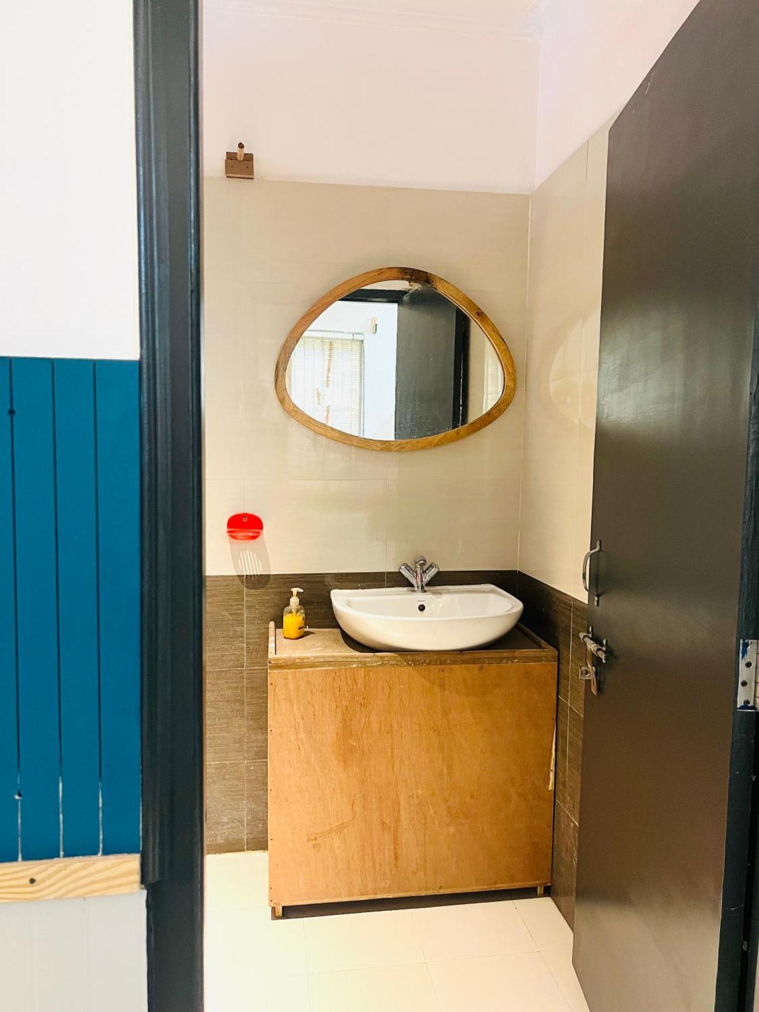 Shanti - Aesthetic With Netflix, & Ac In Upper Tapovan Hotel Rishikesh