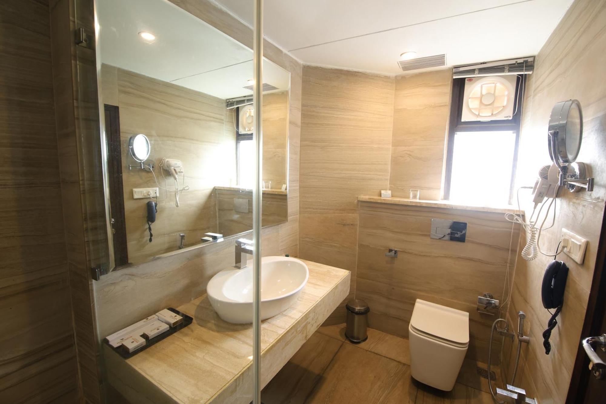 Natraj Hotel 4*