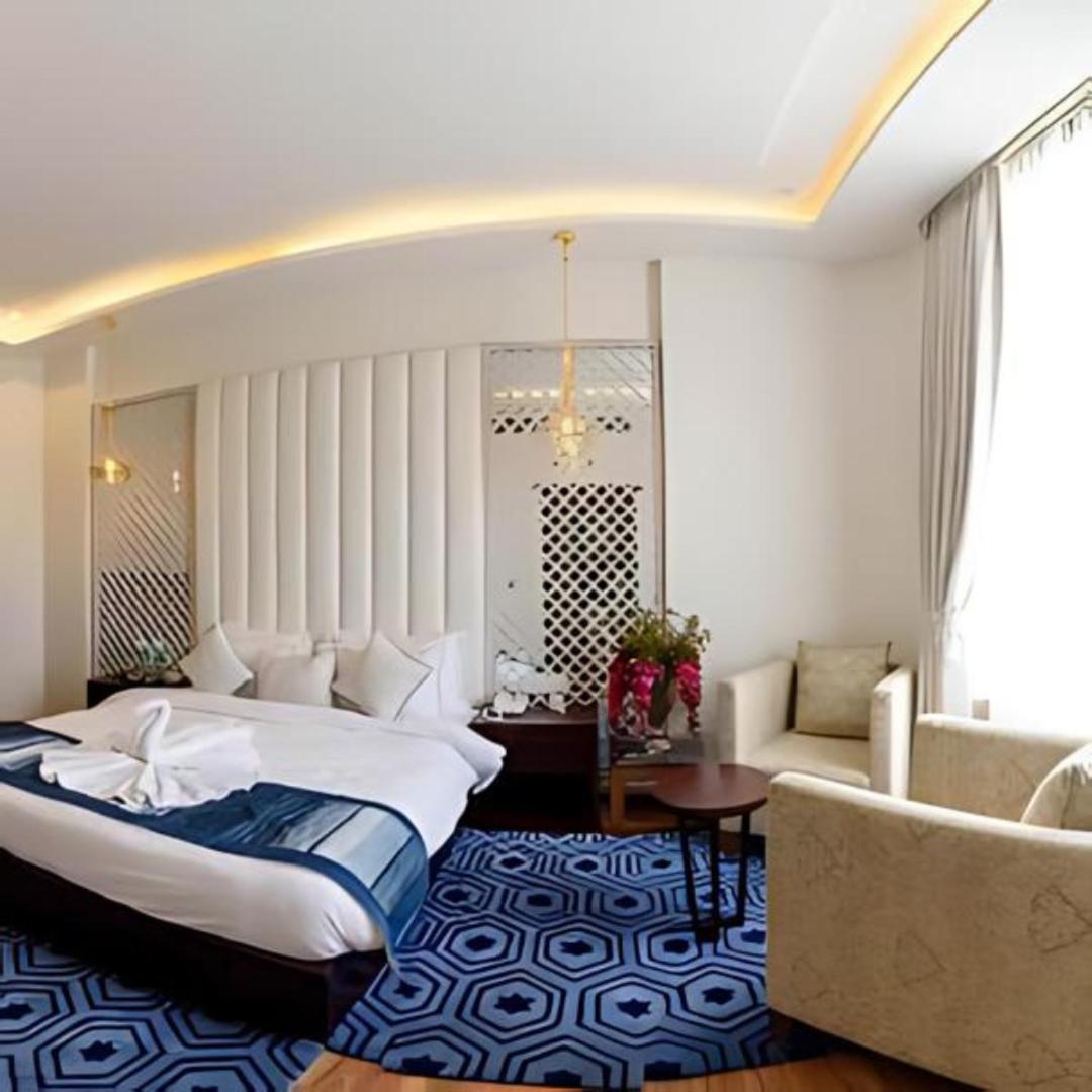 Natraj Hotel 4*