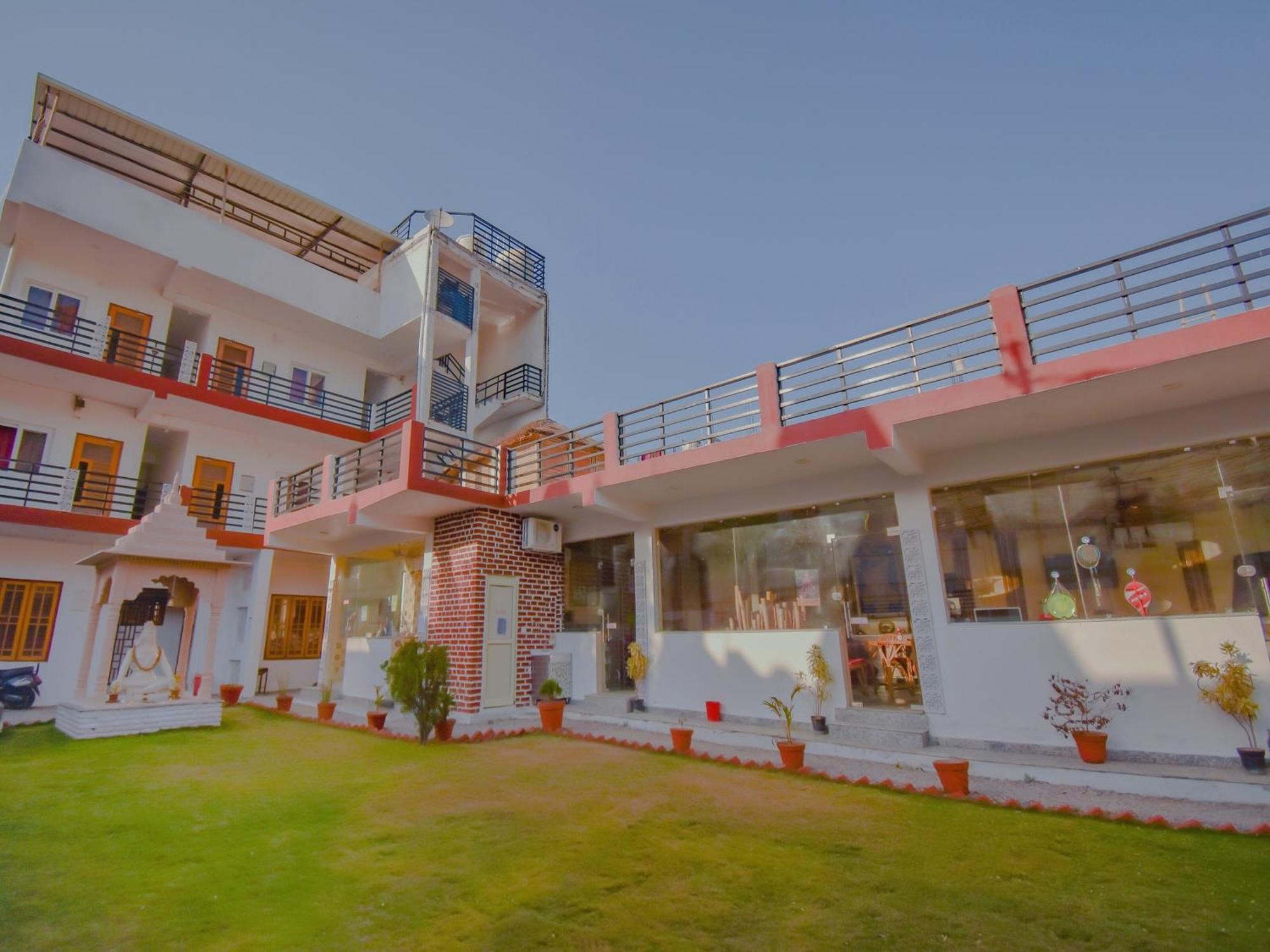 Hotel O Yog 1 3*