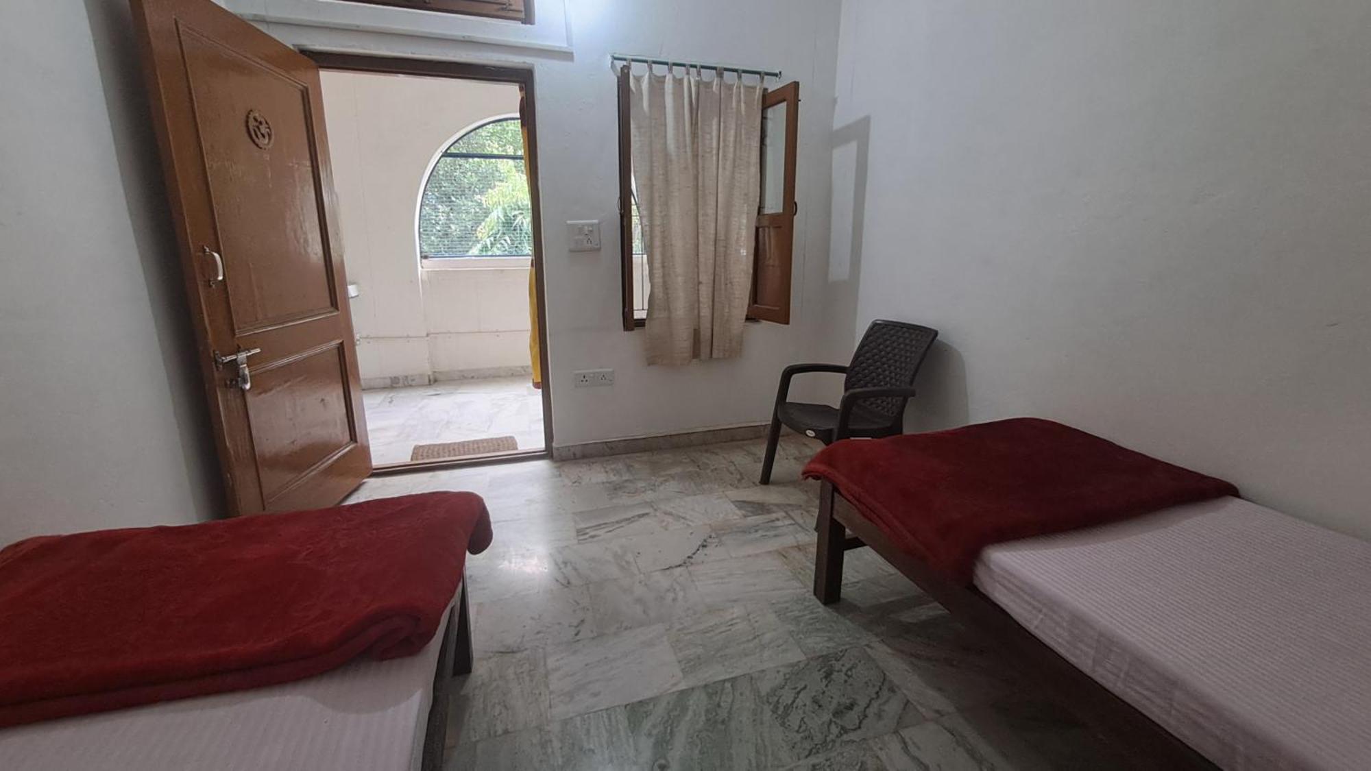 Swami Samarpan Ashram Bed & Breakfast
