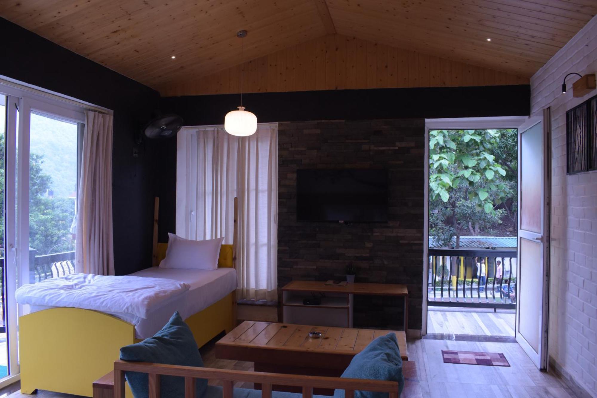 Julley Commune * Rishikesh