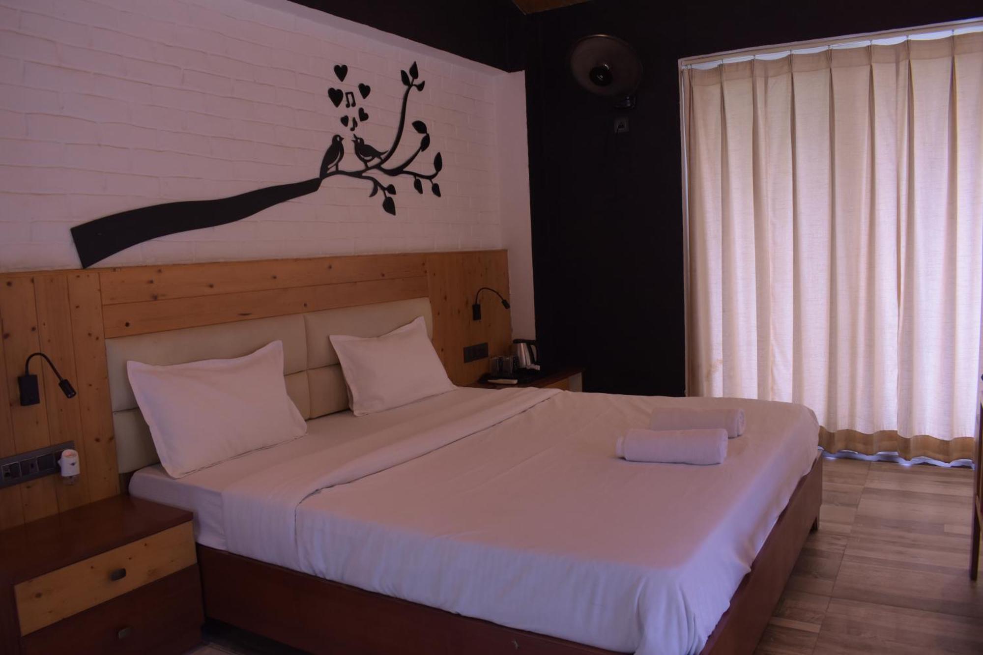 Julley Commune Hostel *