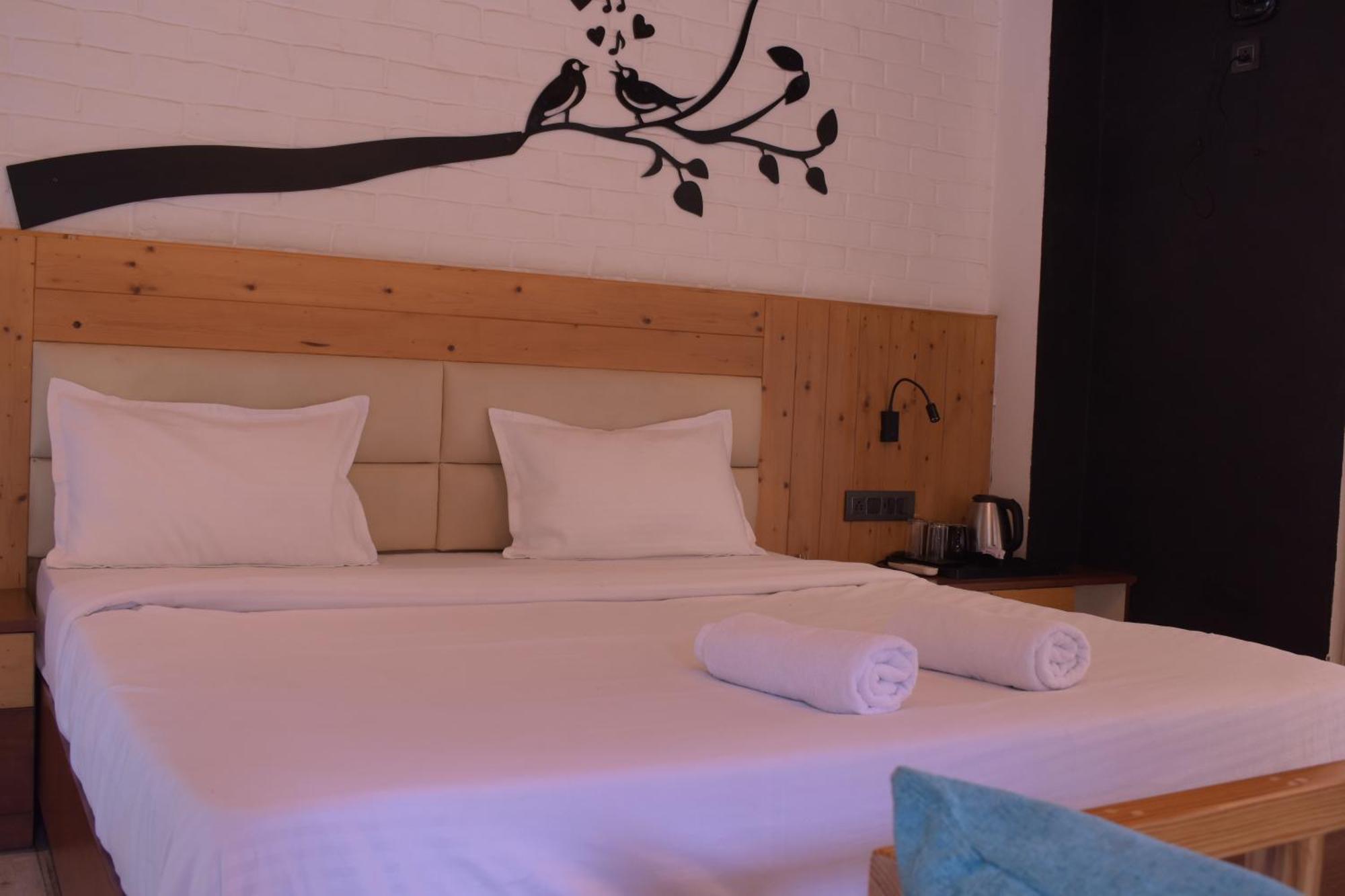 Julley Commune Hostel *