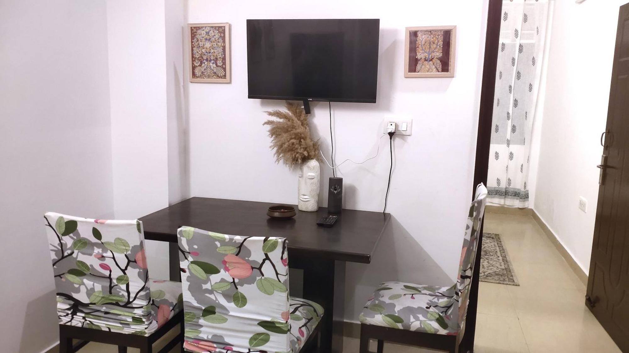 Apartment Ensquare - 2bhk With Netflix, Kitchen Near Laxman Jhula Tapovan
