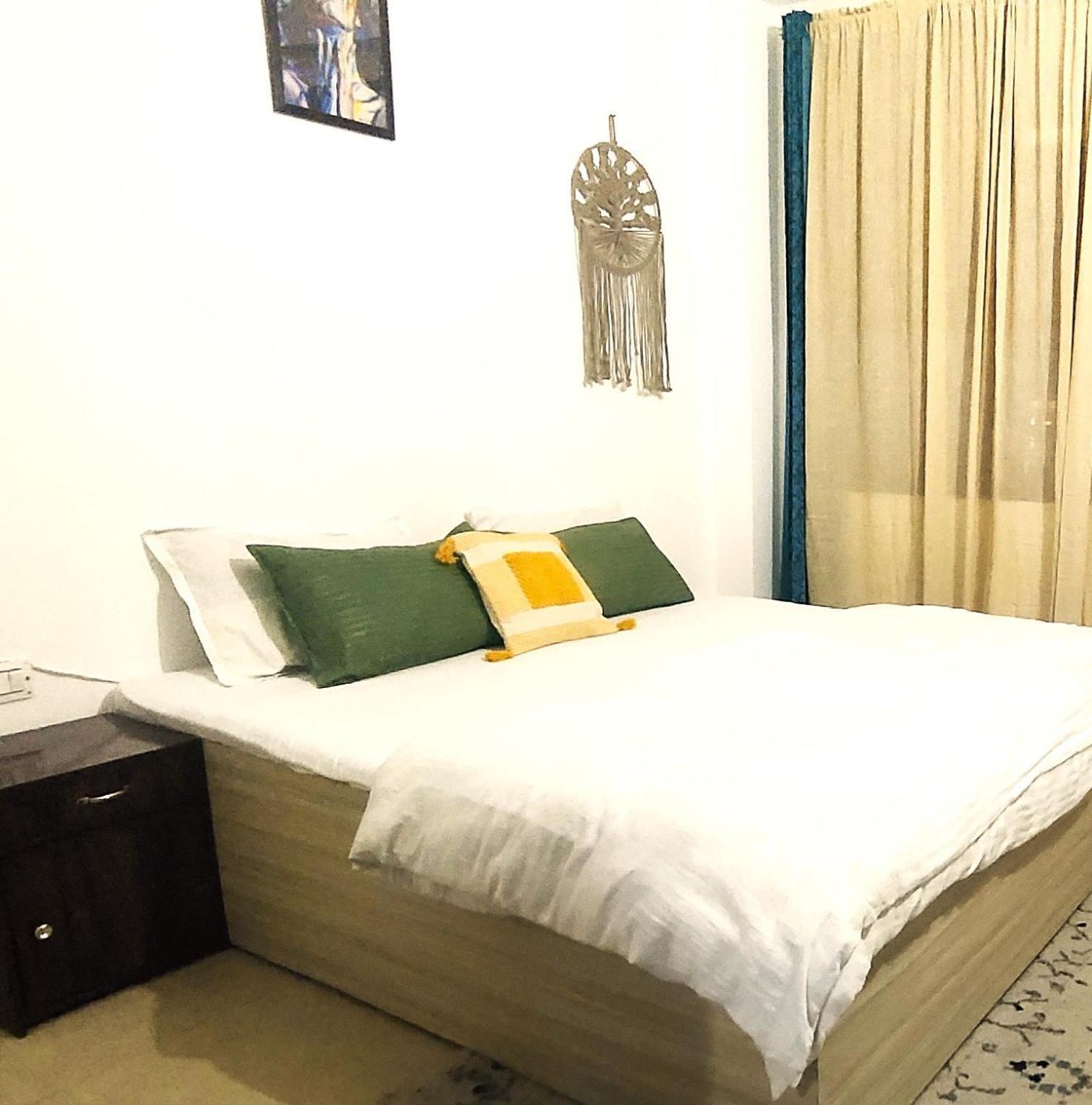 Ensquare - 2bhk With Netflix, Kitchen Near Laxman Jhula Tapovan Apartment *