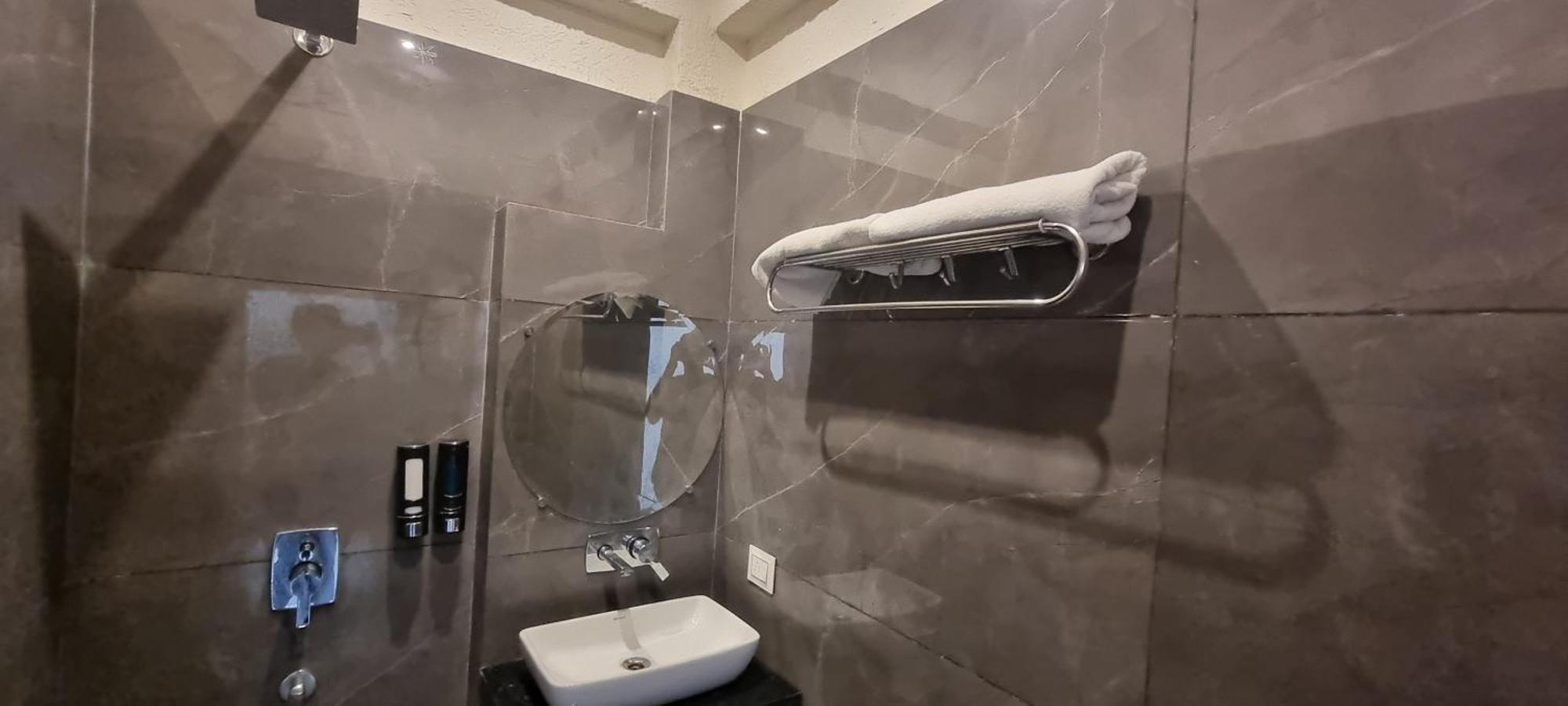 Hotel Praana Wellness By Around 3*