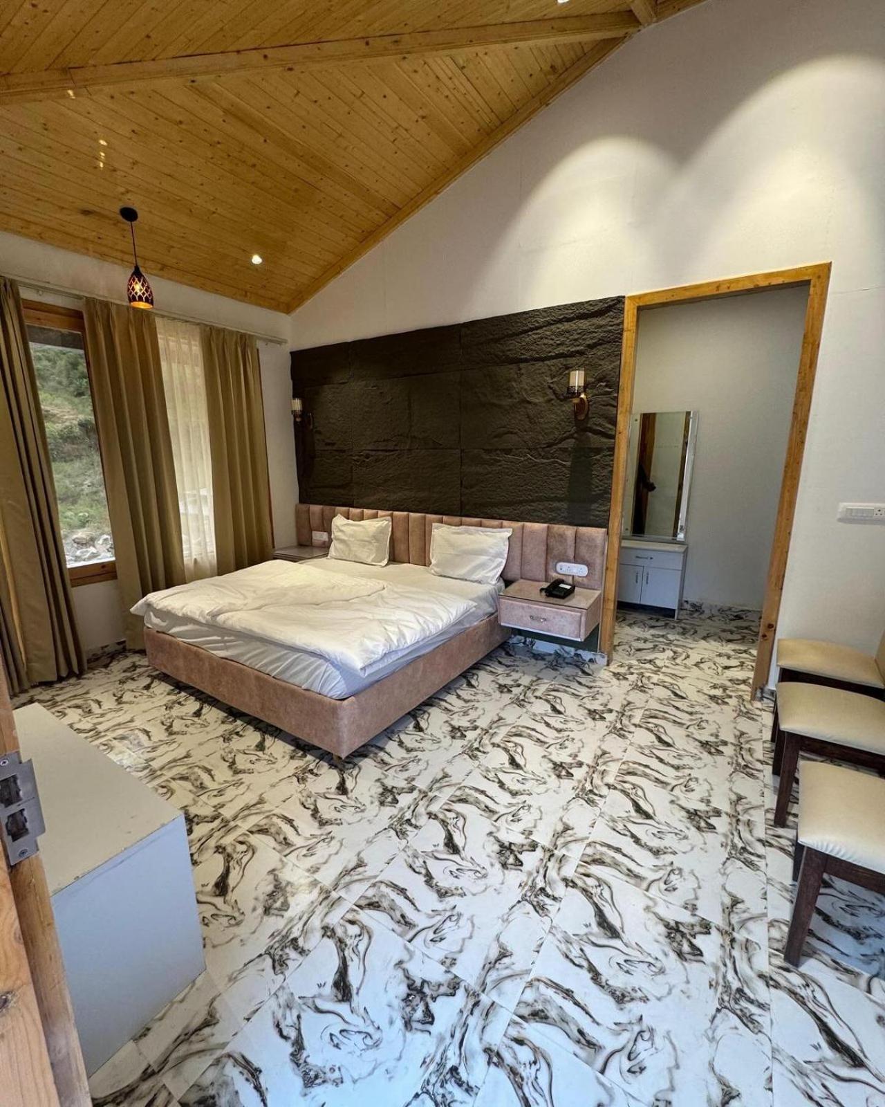 Guest house Raghukul Rishikesh