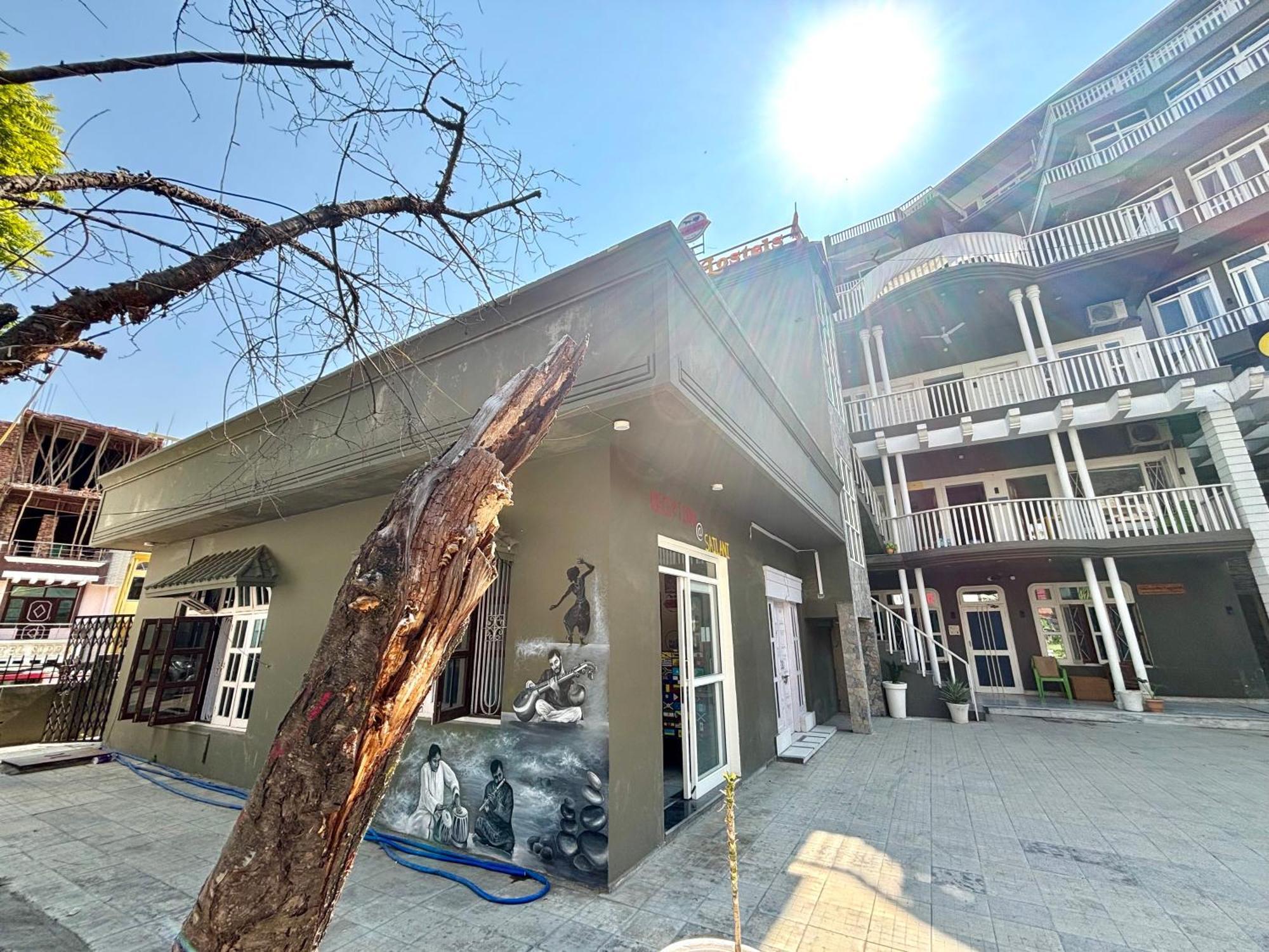 Sailani Lostels Hostel