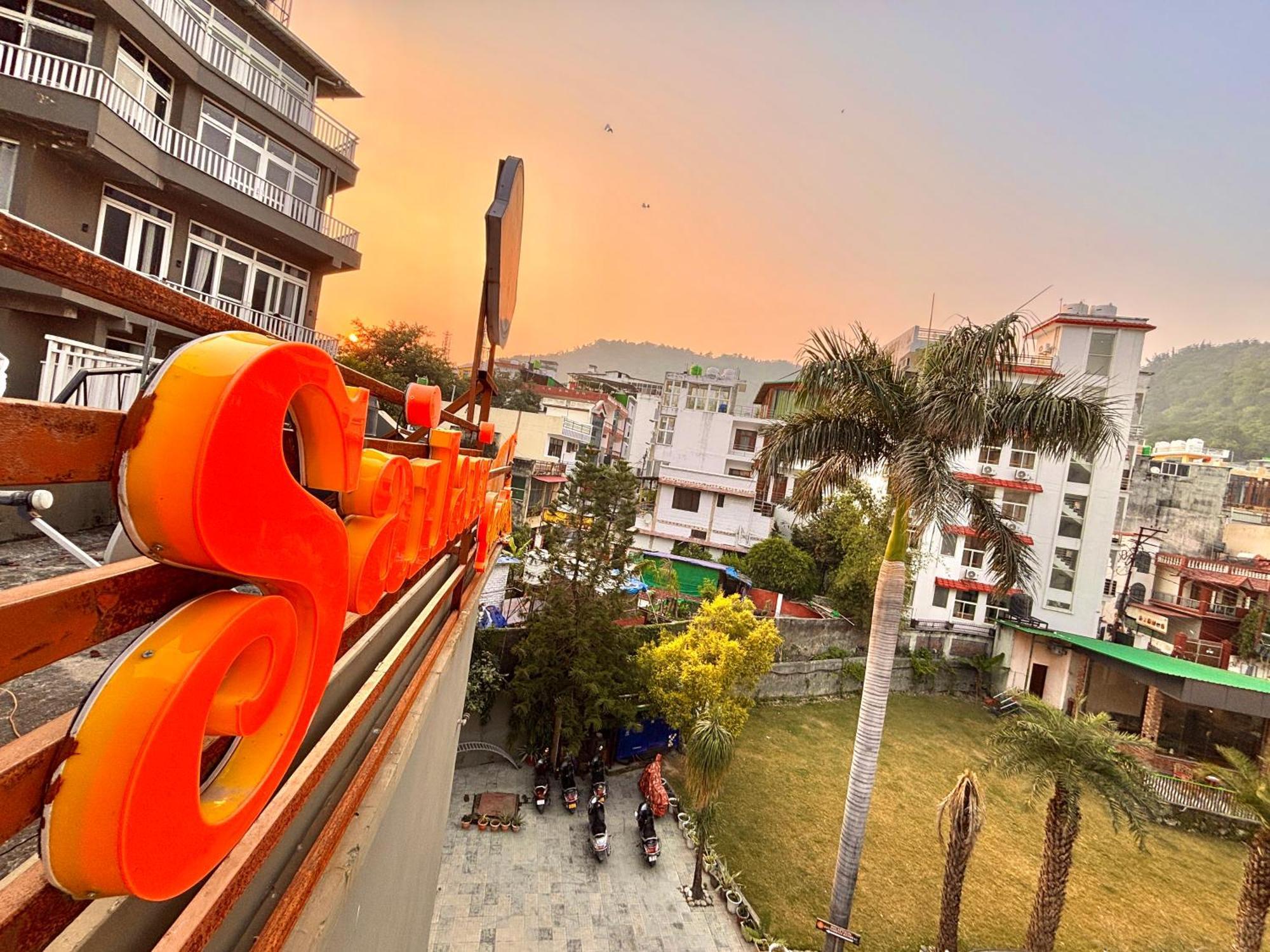 Sailani Lostels Hostel *