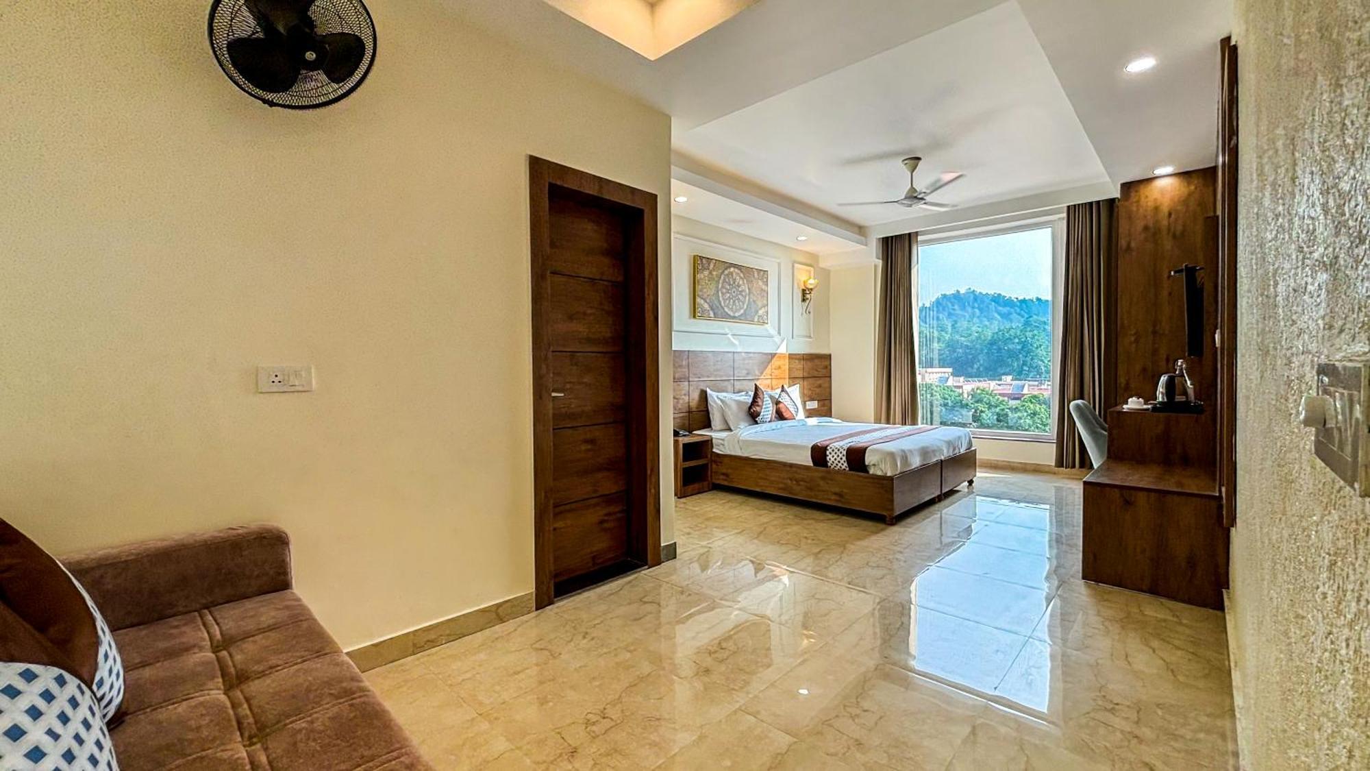 Nirvana Bliss, Behind Parmarth Niketan Rishikesh