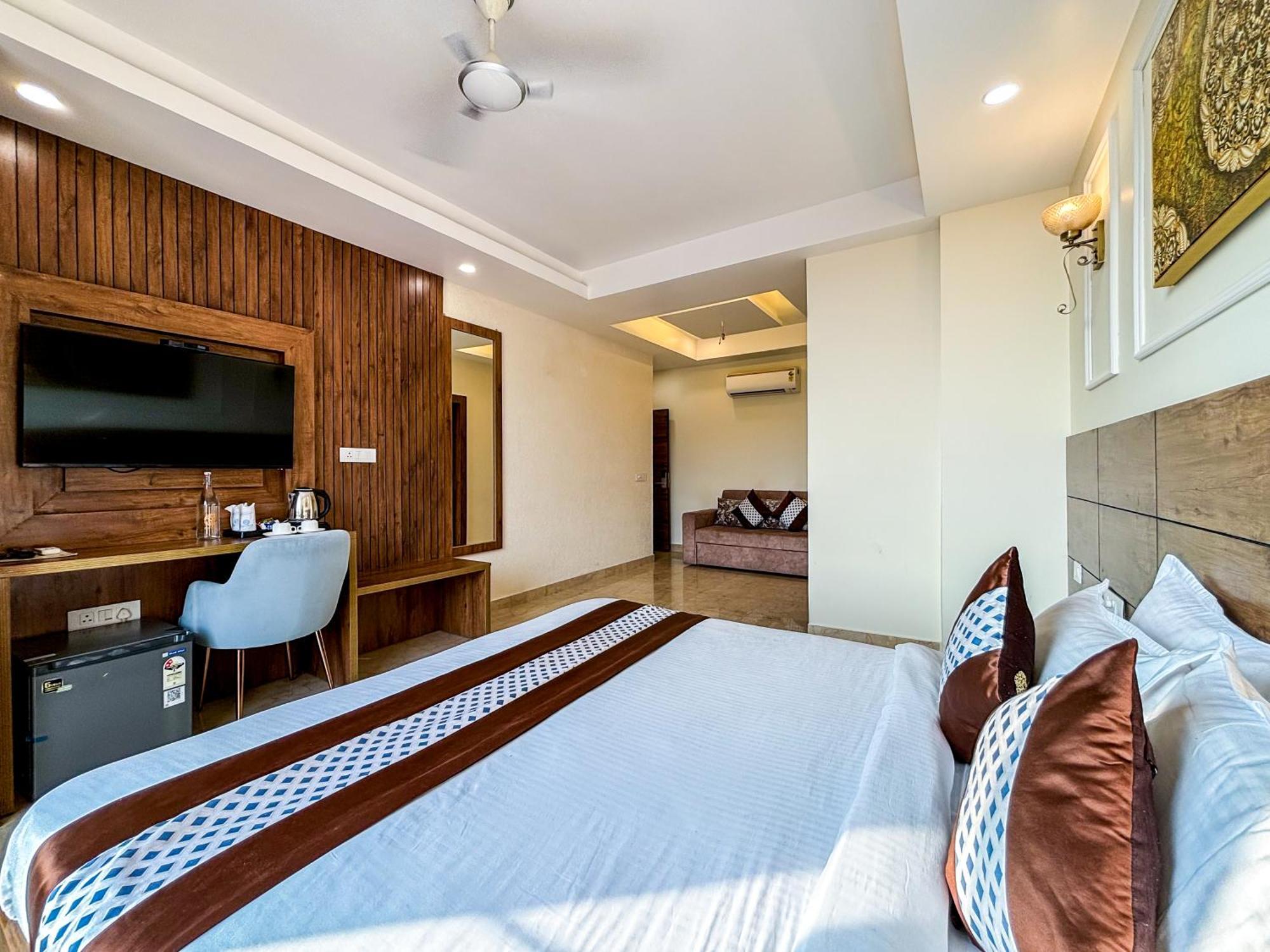 Nirvana Bliss, Behind Parmarth Niketan Hotel 3*