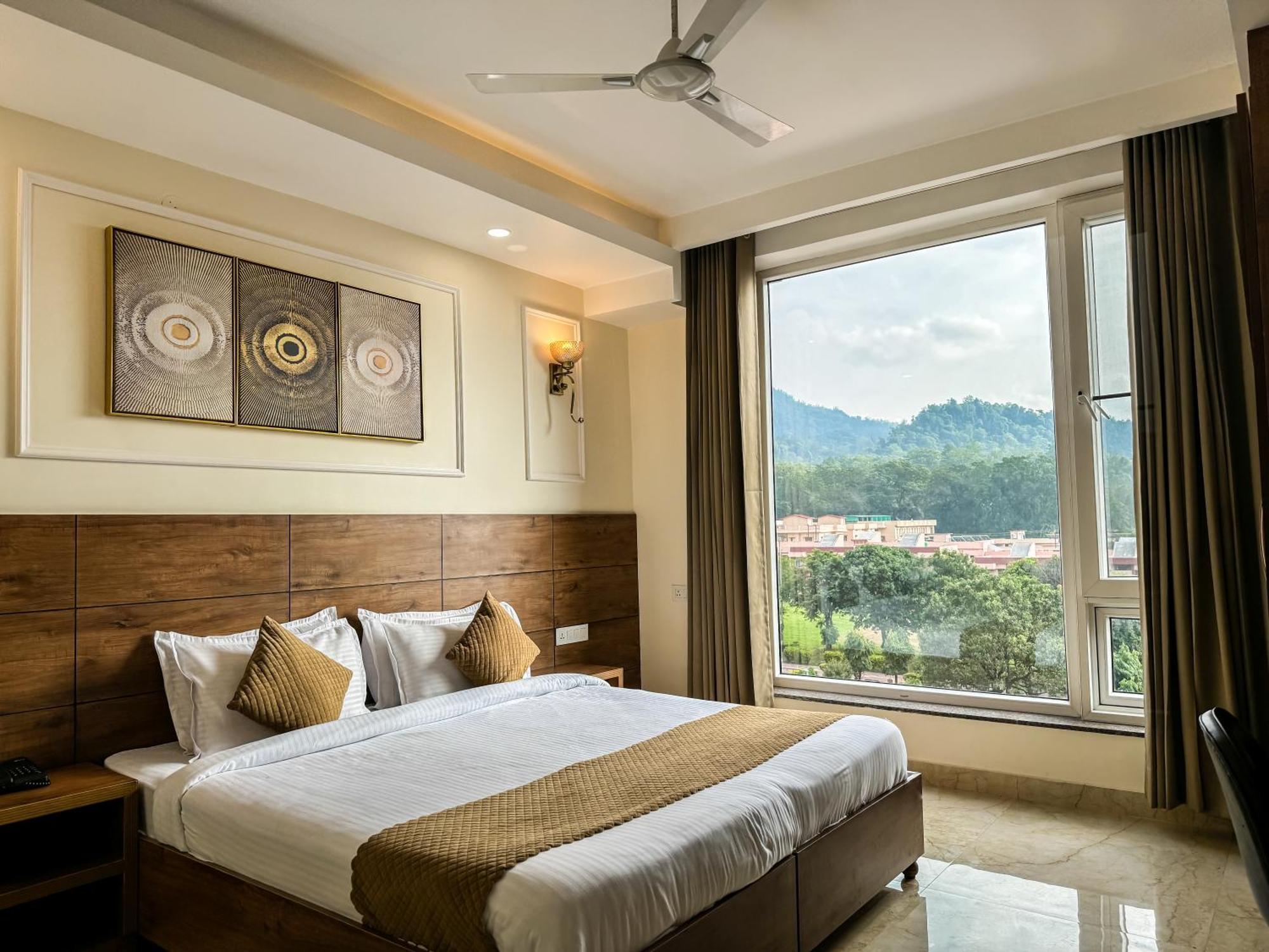 Hotel Nirvana Bliss, Behind Parmarth Niketan Rishikesh