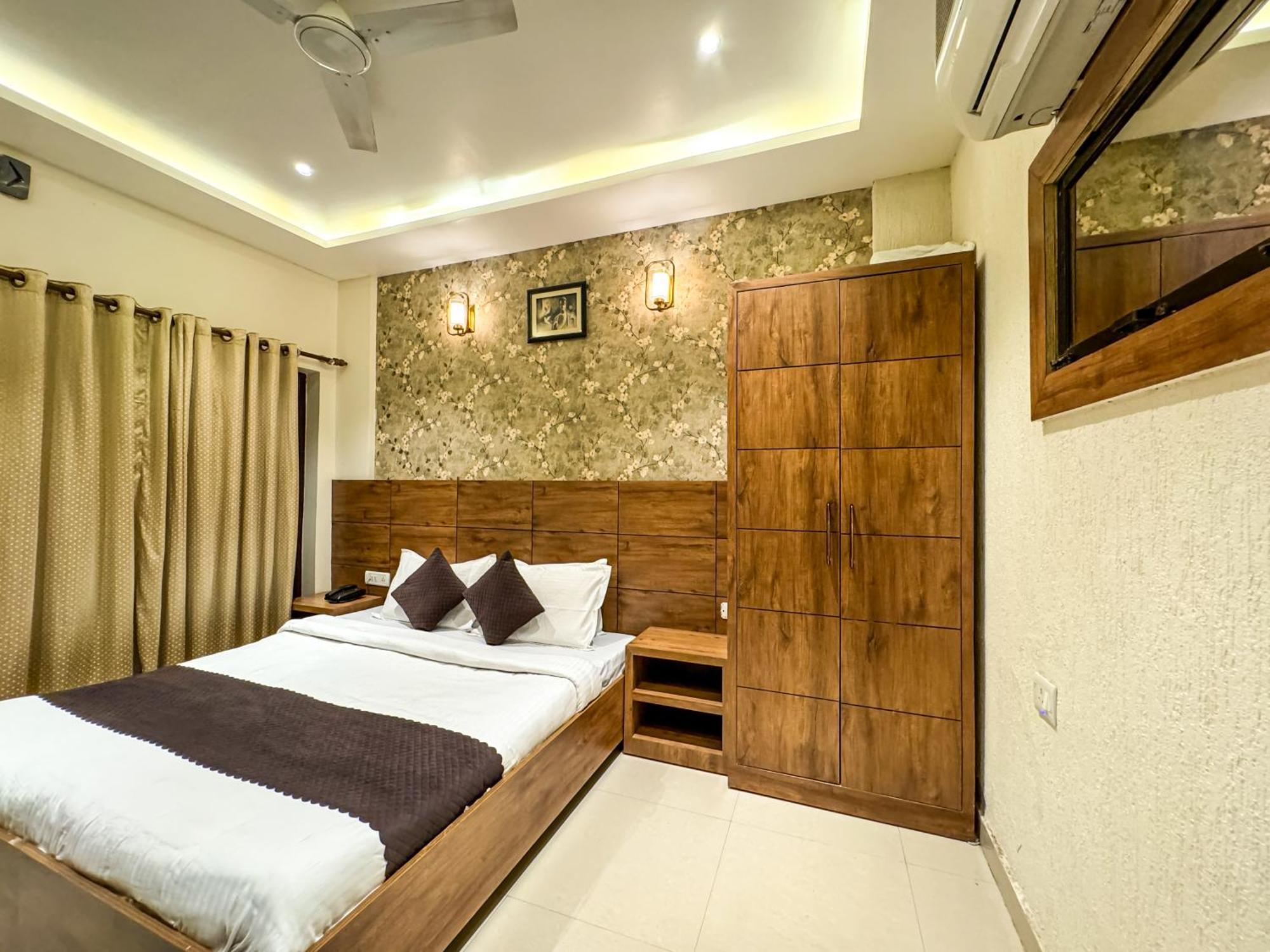 Nirvana Palace 3*