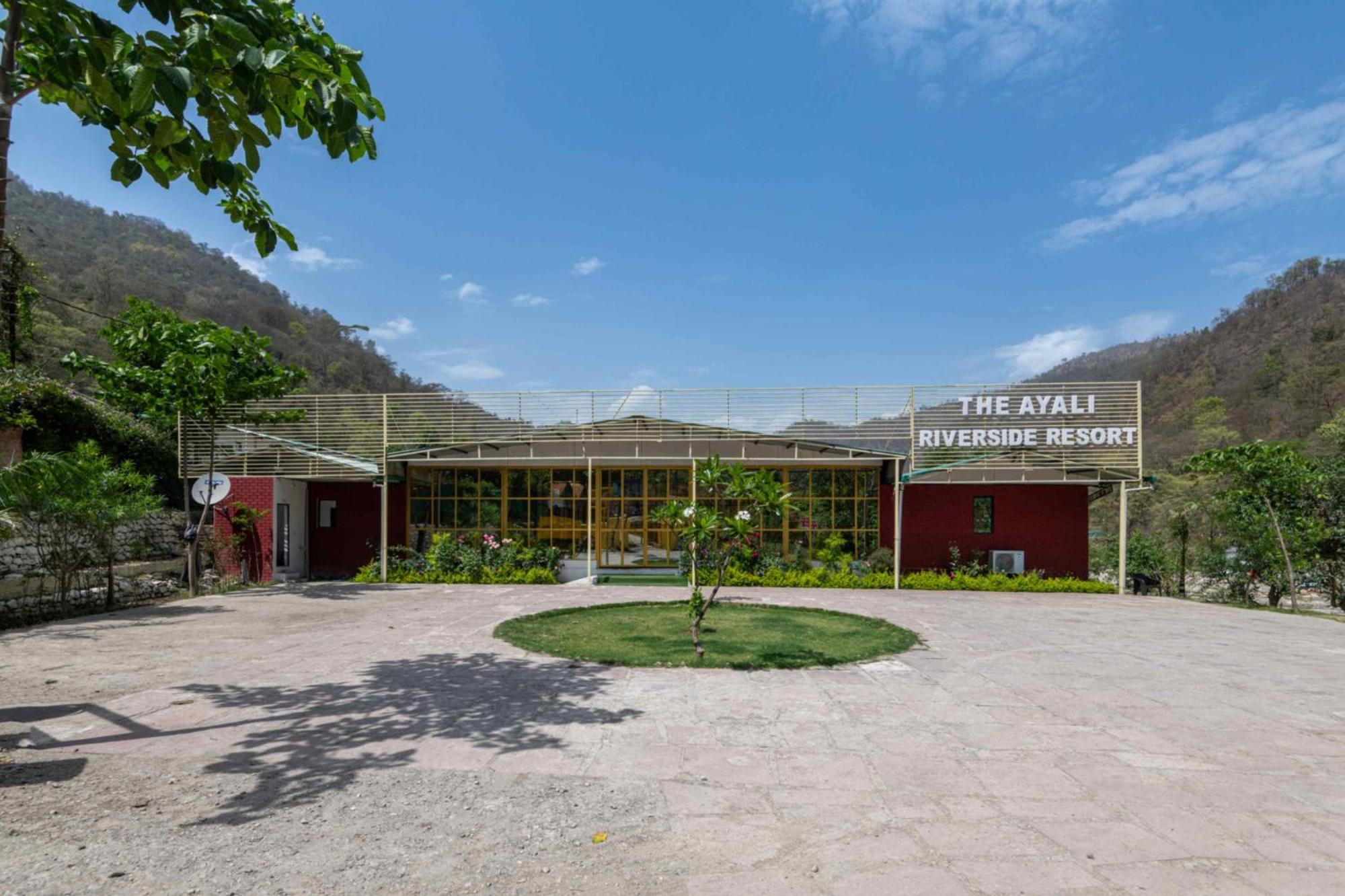 Hotel The Ayali Riverside