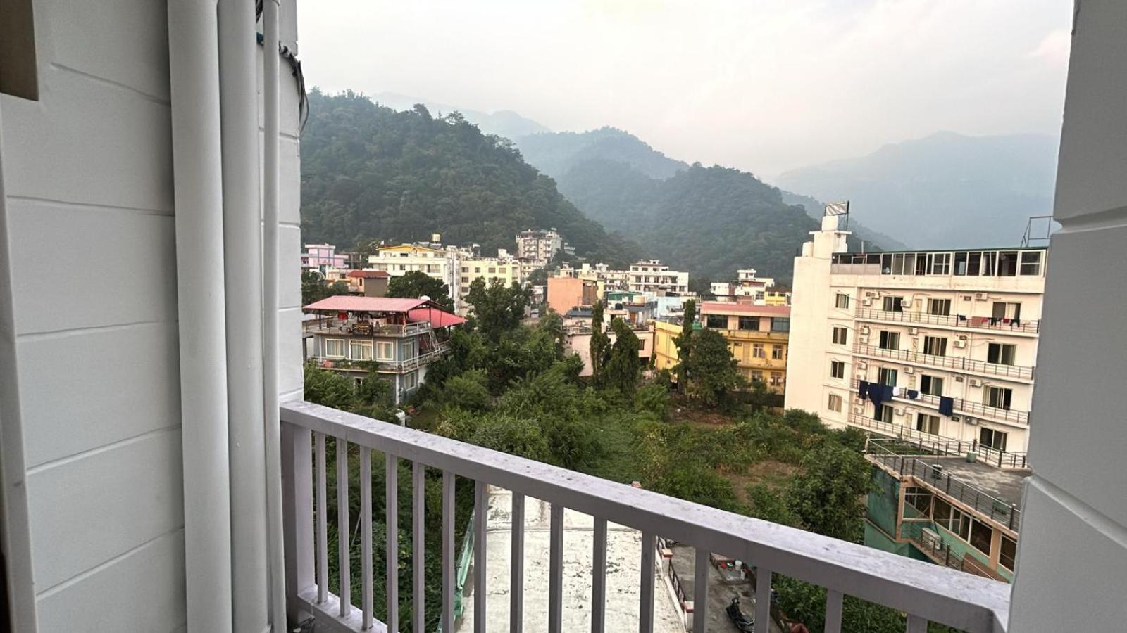 Ima Ganga - Aesthetic, Quite Mountain View With Netflix, Free Airport Pickup For Booking More Than 7 Nights, Elevator, Backup, Heater In Upper Tapovan Rishikesh