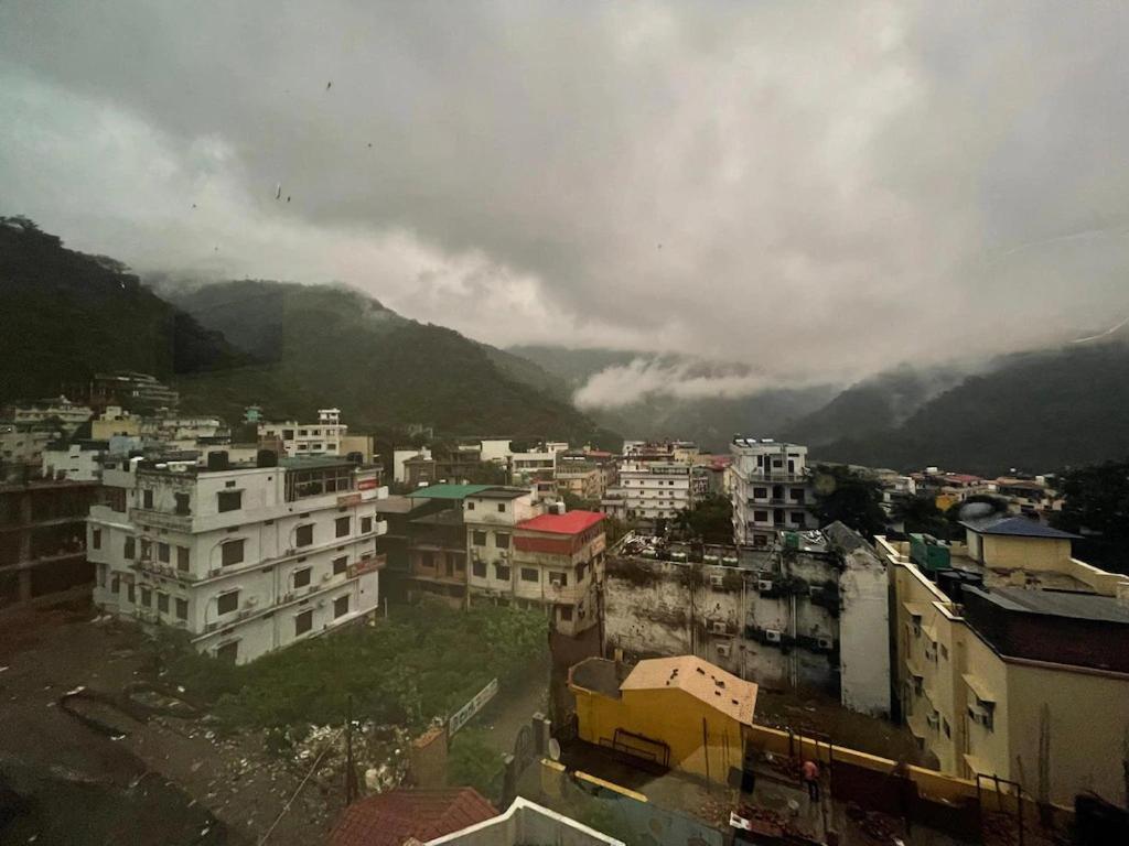 Ruttba And Banquet Hotel Rishikesh