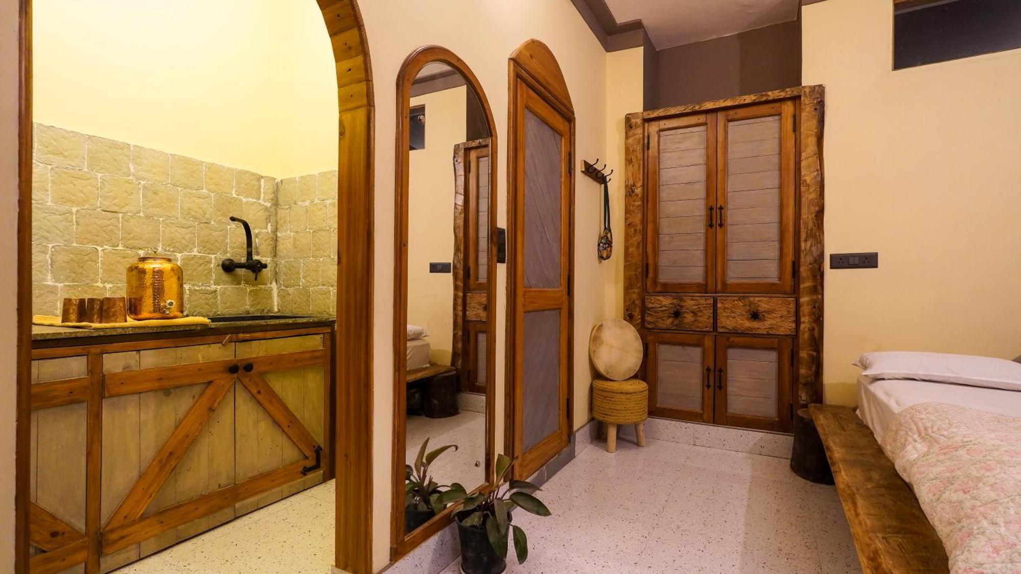 Hotel Aavya Wellness Retreat Center Rishikesh