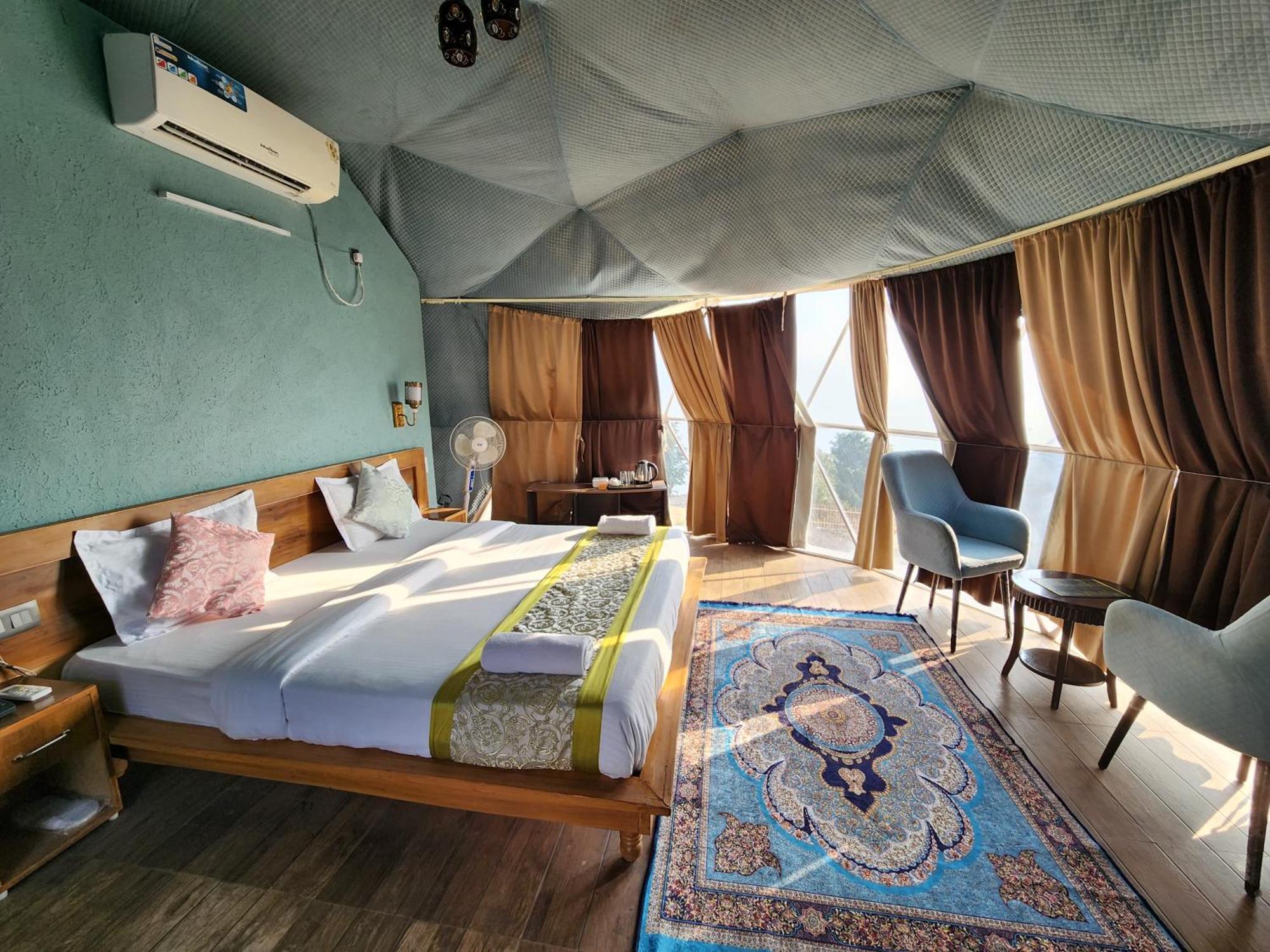 Resort Navira Hills - Glamping Dome In