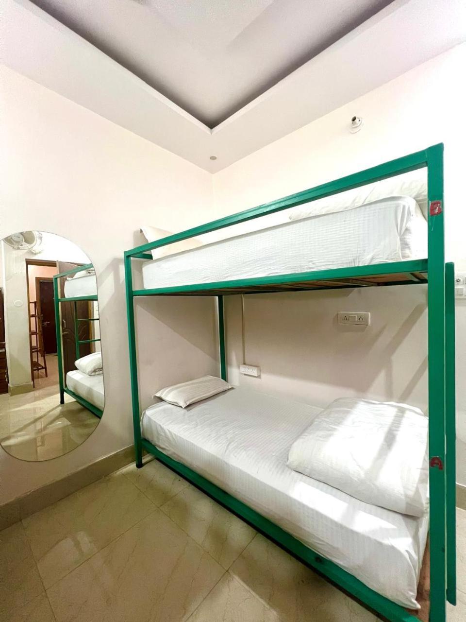 Shanti - Aesthetic With Netflix, & Ac In Upper Tapovan Hotel 3*