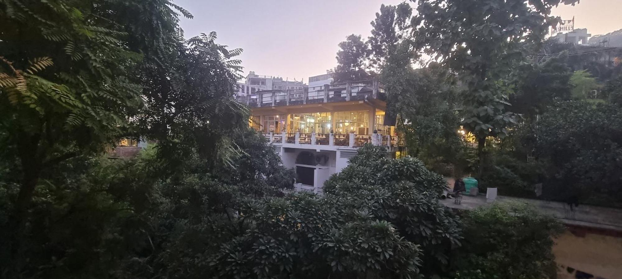 Hotel Rising Hills By Around 3*