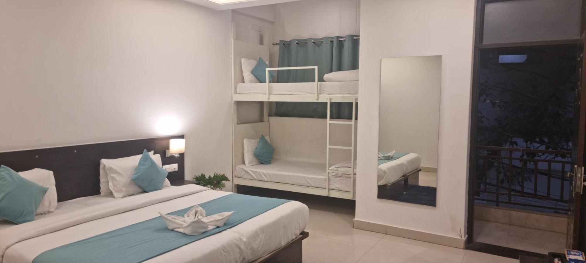 Hotel Rising Hills By Around 3*