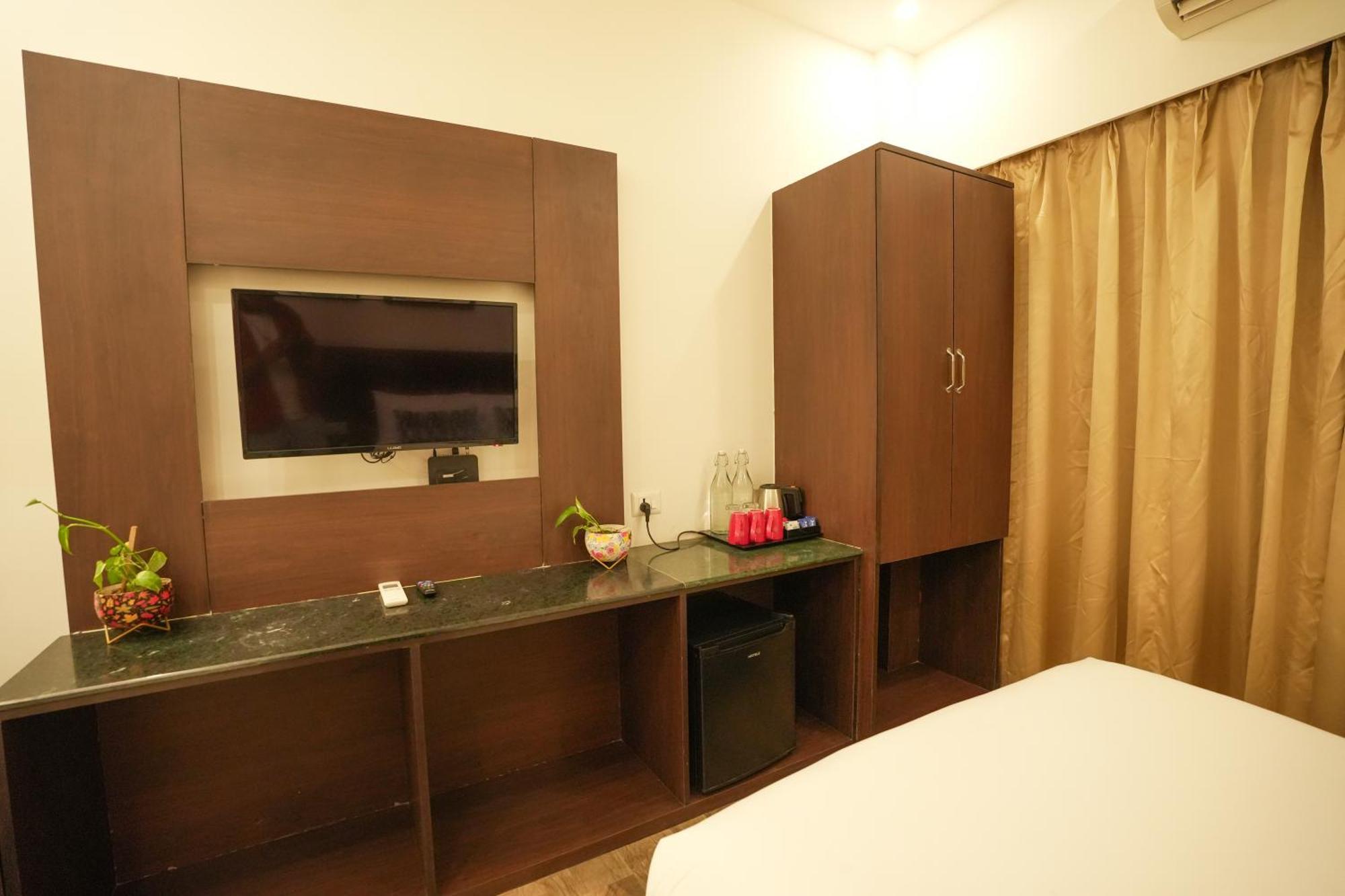 One Earth Heart Hotel 4*