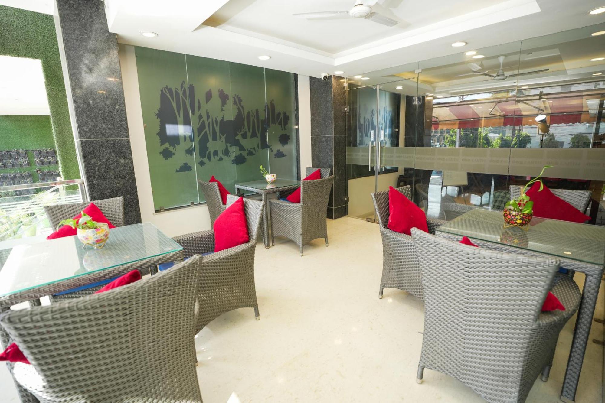 Hotel One Earth Heart