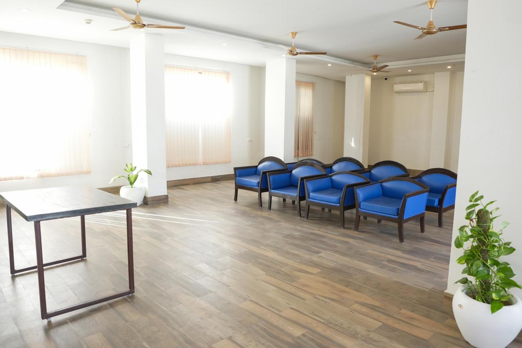 One Earth Heart Hotel 4*