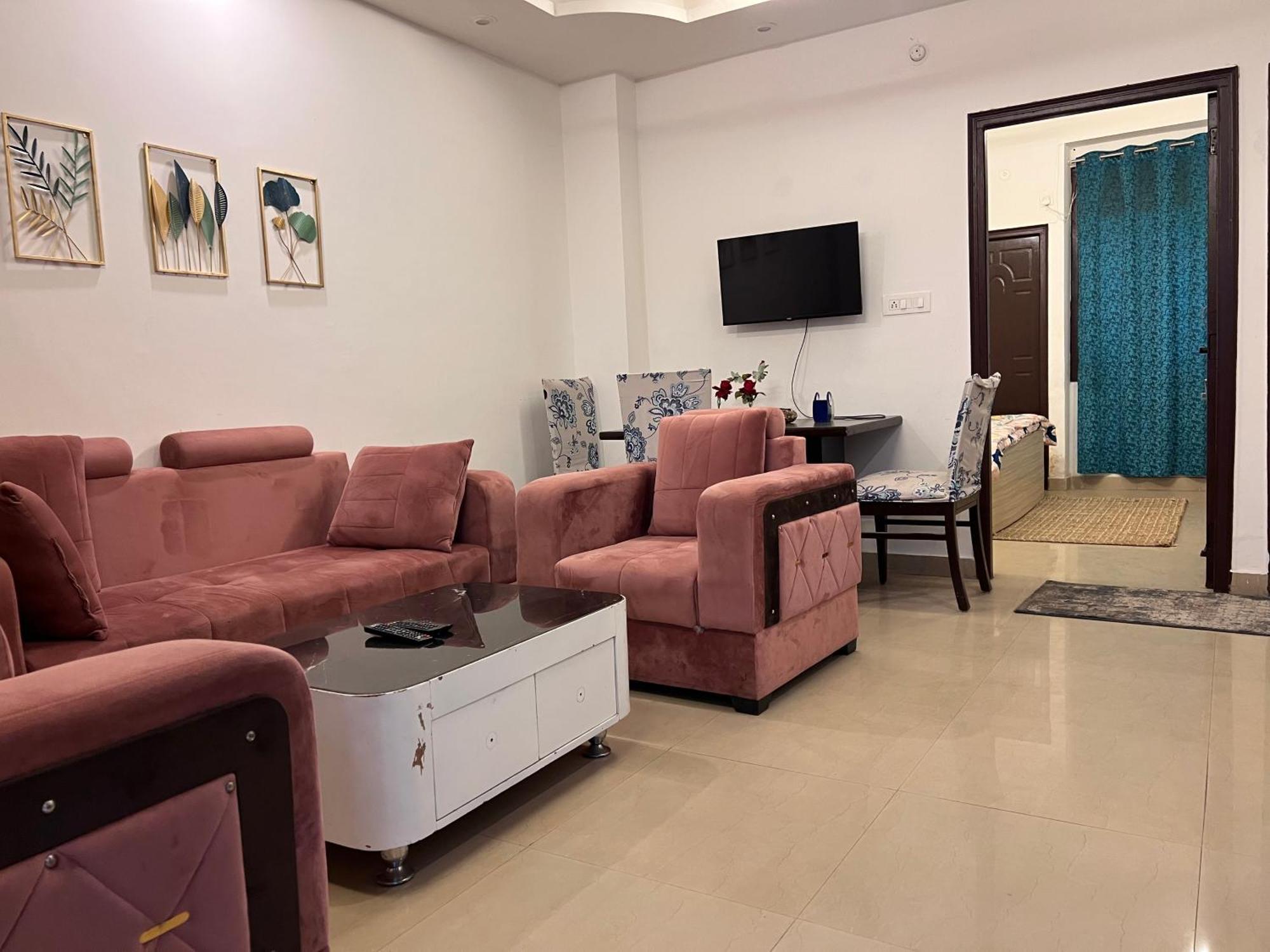 Holiday home Ensquare - Aesthetic 2 Bedroom, 1 Living With Kitchen Near Top Location Laxman Jhula Rishikesh