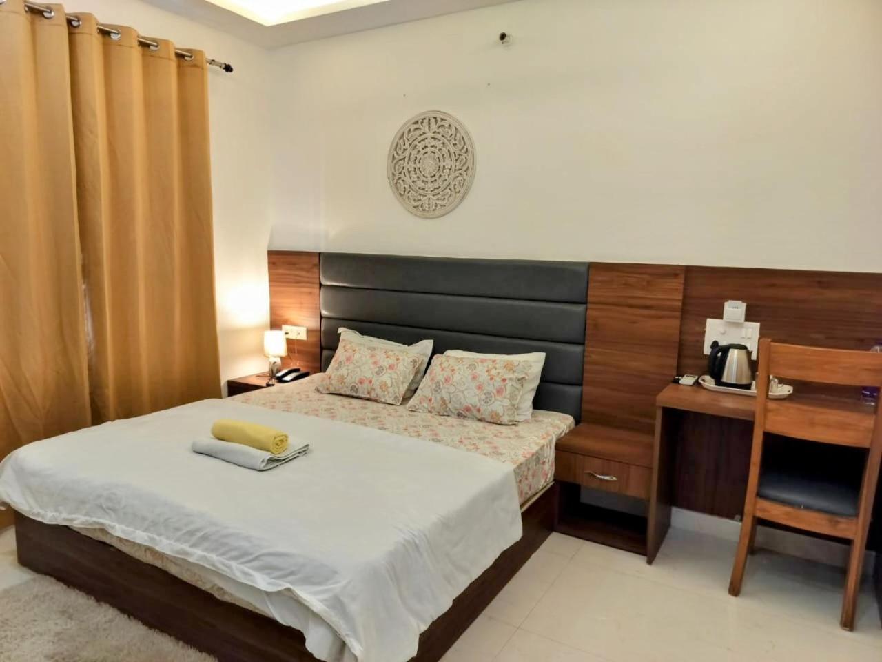 Ima Ganga - Aesthetic, Quite Mountain View With Netflix, Free Airport Pickup For Booking More Than 7 Nights, Elevator, Backup, Heater In Upper Tapovan