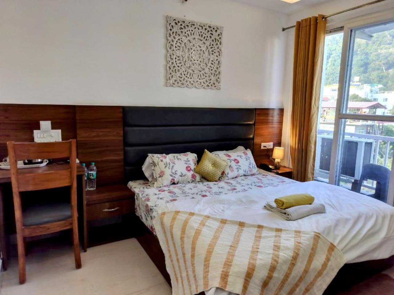 Ima Ganga - Aesthetic, Quite Mountain View With Netflix, Free Airport Pickup For Booking More Than 7 Nights, Elevator, Backup, Heater In Upper Tapovan Rishikesh