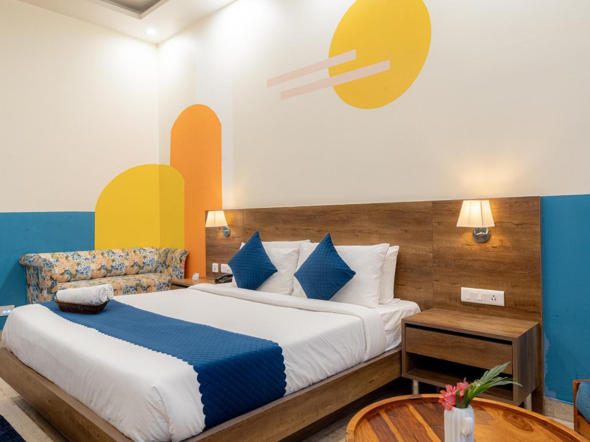 Moustache Luxuria Hostel *