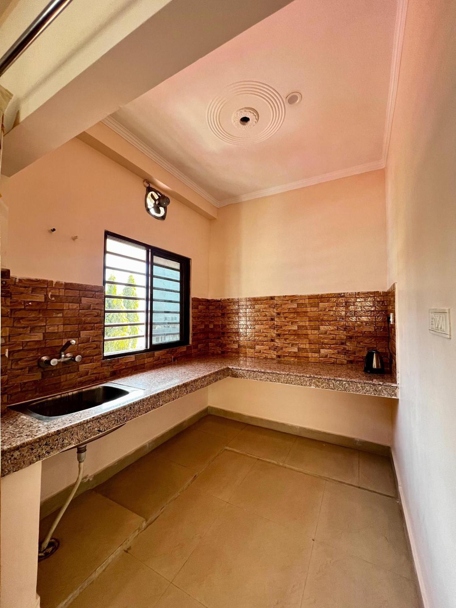 Prakruti Guest house *