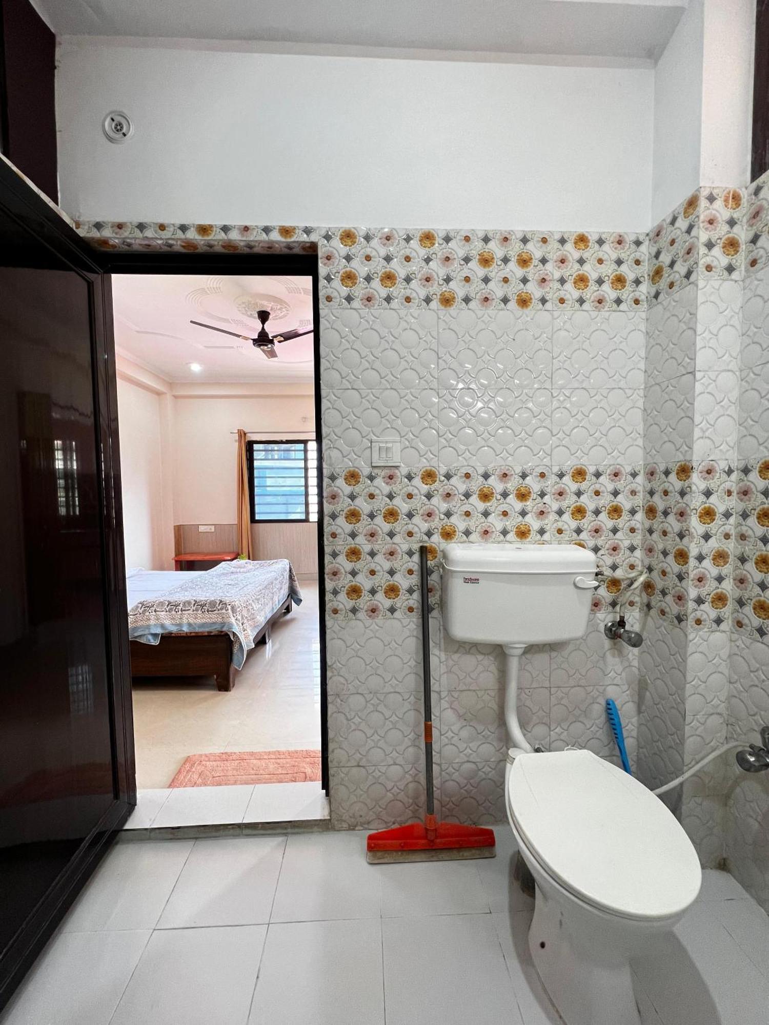 Prakruti Guest house *