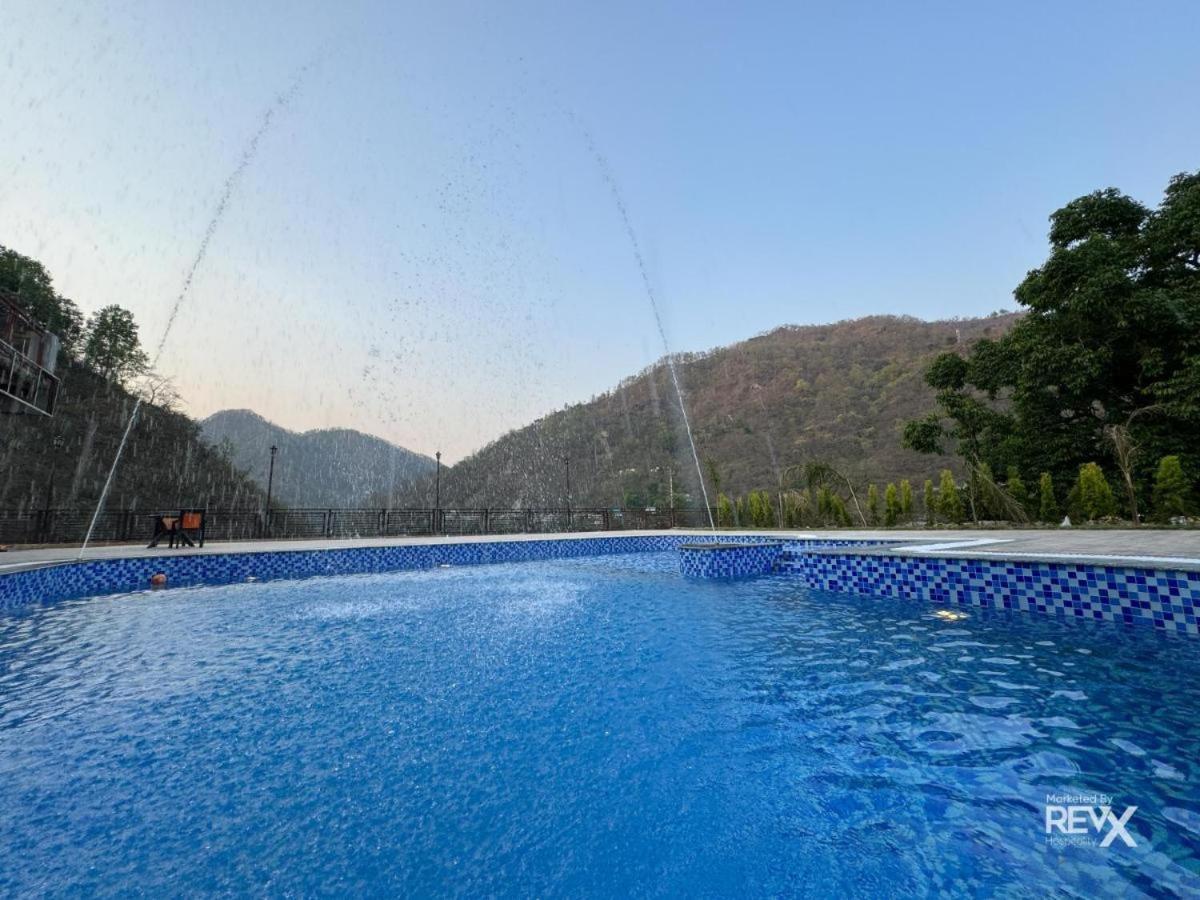 Aroma Resort *