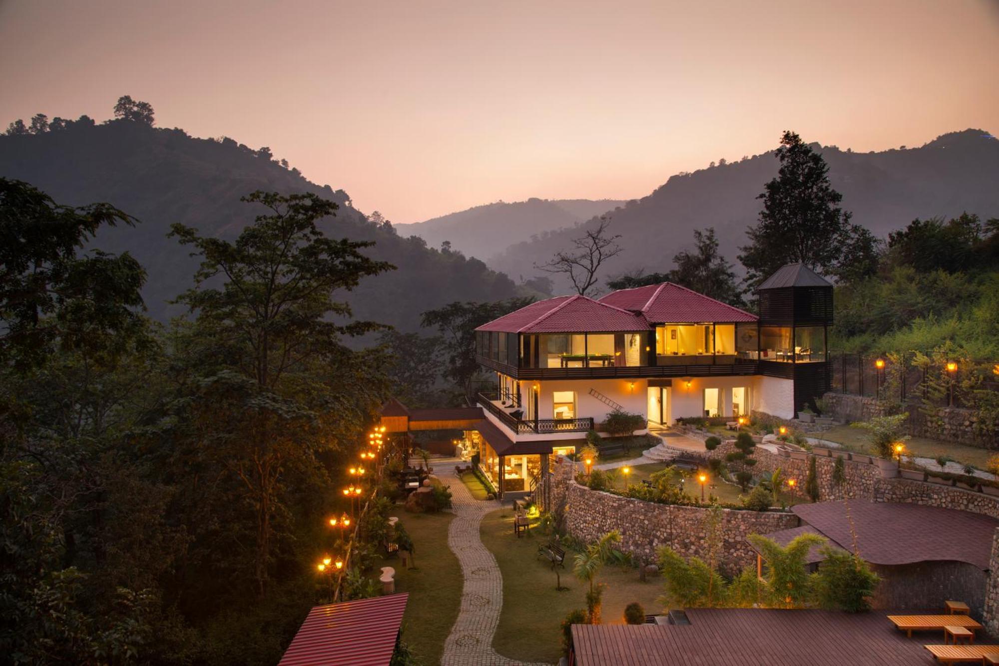 Hotel Shaantam & - 4*