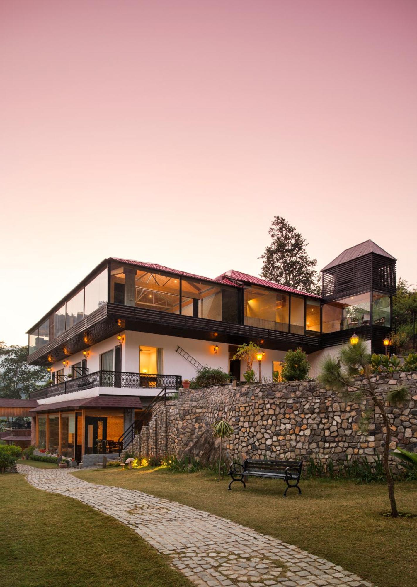 Hotel Shaantam & - 4*