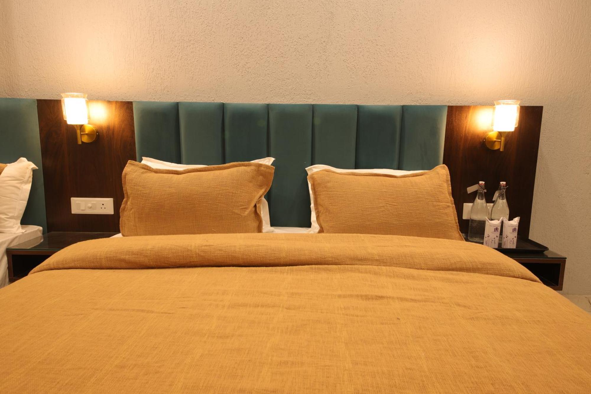 Perfectstayz Heritage Near Neem 4*