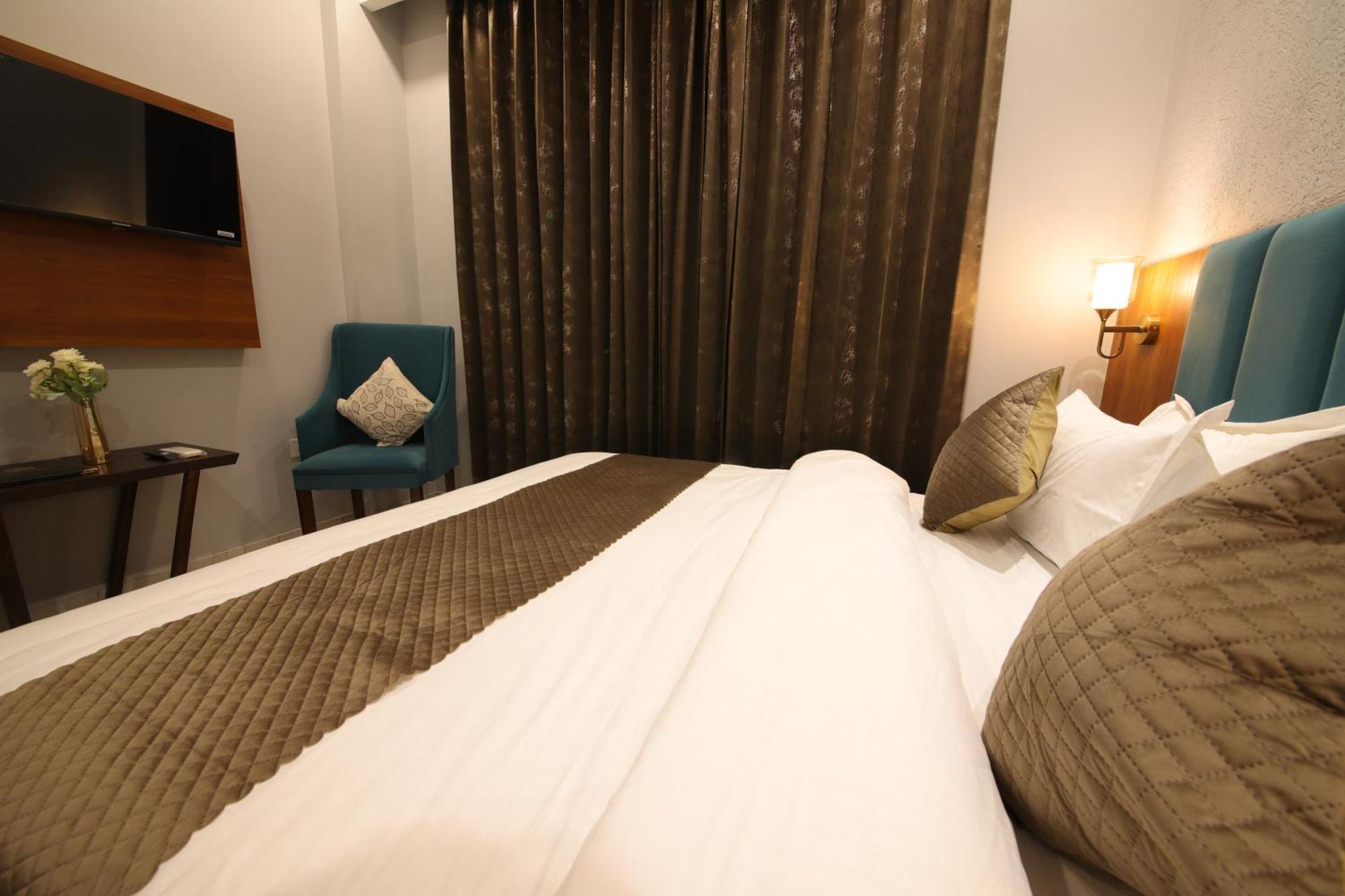 Perfectstayz Laxmi Heritage