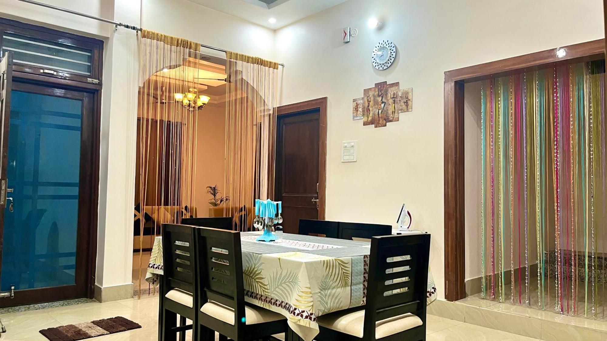 2bhk Entire In Whispering Bird Holiday home