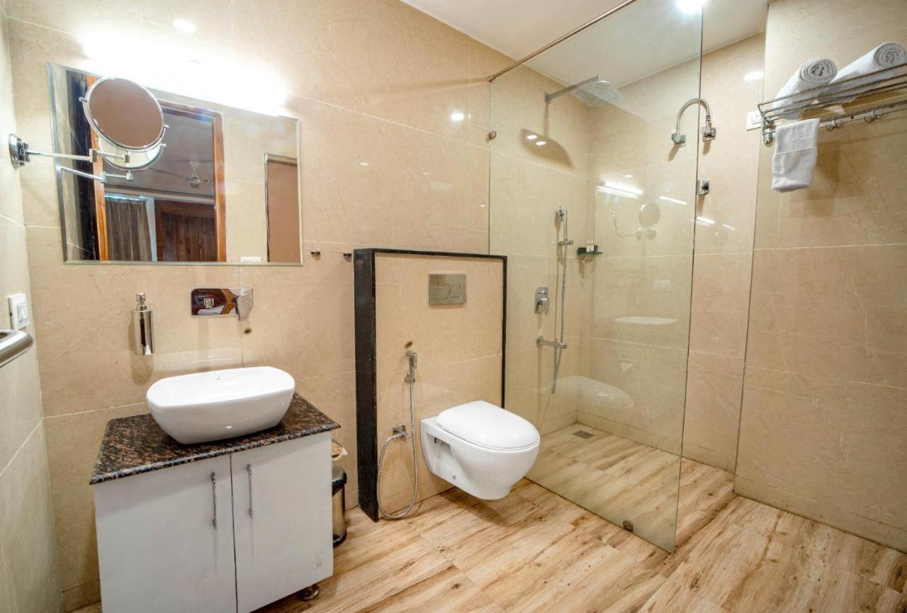 Hotel Divine Lakshmi Ganga 4*