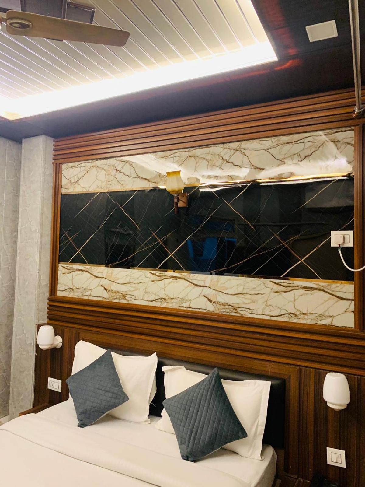 Hotel The For U - A Luxury